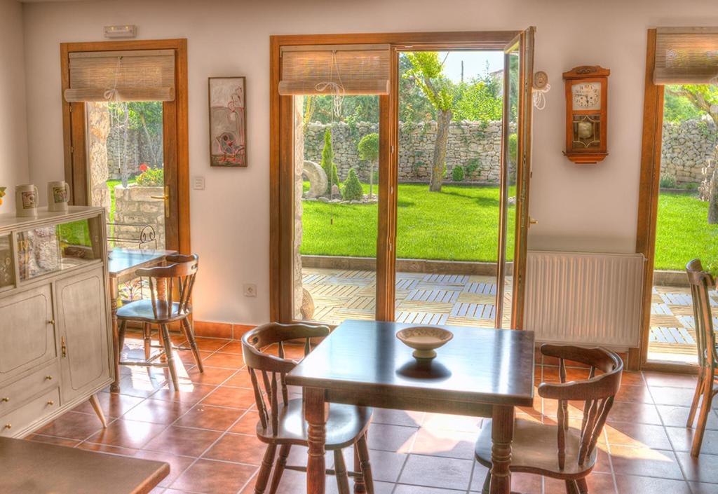 Hôtel La Casa Del Huerto à Quintanilla-Vivar Extérieur photo